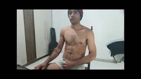 rogersxx33 online show from April 6, 12:07 am