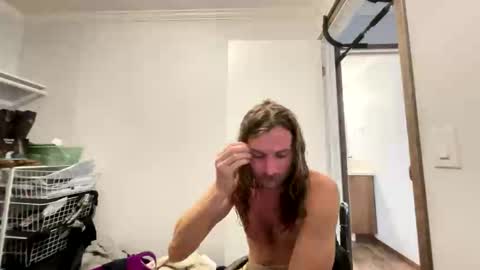 Rollinintheweeds online show from November 28, 7:16 pm