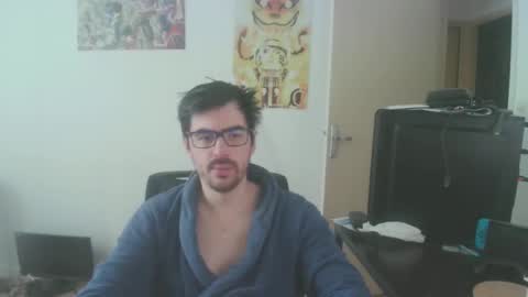 Snapshot of romainb72 chatting on February 25, 8:25 am romainb72 online show from February 25, 8:25 am
