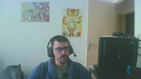 Snapshot of romainb72 chatting on March 5, 9:05 am romainb72 online show from March 5, 9:05 am
