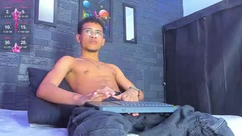 Snapshot of romancartier_ chatting on September 9, 6:24 am Roman Cartier online show from September 9, 6:24 am
