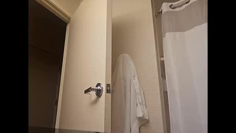 romanteeks online show from October 12, 1:38 pm