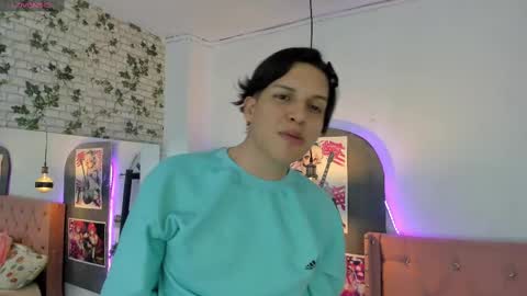 ronalsteonne online show from March 5, 1:21 am