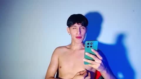 rowanboy23 online show from November 26, 2:14 am