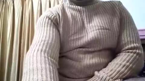 Hunting people online show from December 1, 9:45 am