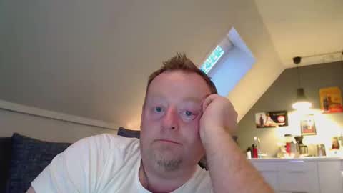 Snapshot of runepetter chatting on October 5, 4:55 pm bignorwegian online show from October 5, 4:55 pm