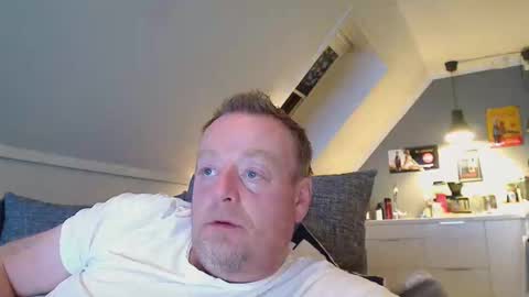 Snapshot of runepetter chatting on October 9, 8:14 pm bignorwegian online show from October 9, 8:14 pm