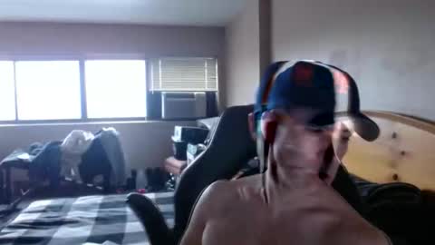 rustic_cuse_777 online show from March 3, 9:43 pm