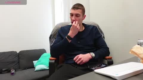 RYAN DOZER online show from April 5, 5:59 am