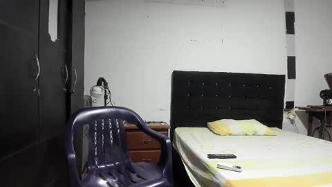 ryan_xc1 online show from December 16, 3:46 am