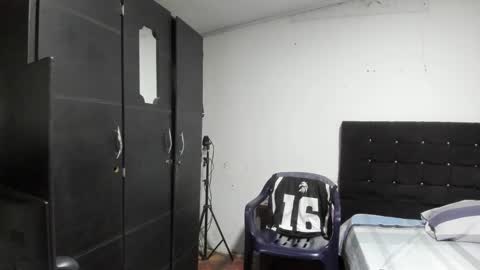 ryan_xc1 online show from March 3, 7:16 am