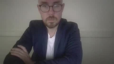 s_i_q online show from September 22, 10:04 am