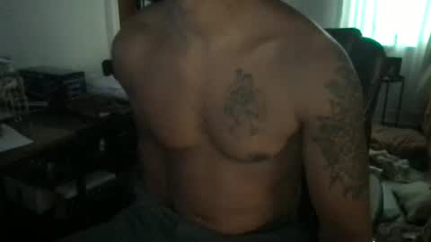 Snapshot of sack_draggin chatting on October 3, 5:51 pm Beezy online show from October 3, 5:51 pm