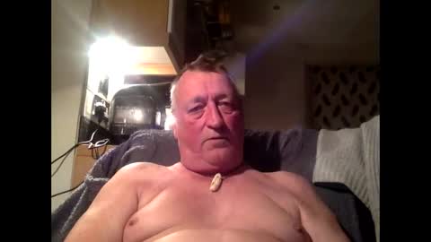 Snapshot of sail_naked chatting on December 27, 5:37 pm sail_naked online show from December 27, 5:37 pm