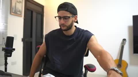 saimon  online show from April 8, 9:45 pm