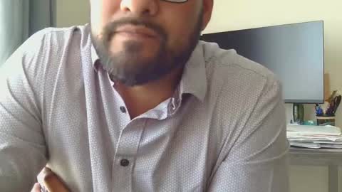 sal cumplaciente online show from May 19, 7:20 pm