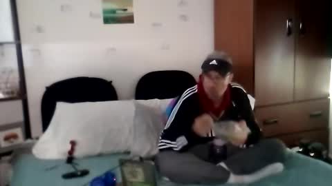 salis1981 online show from October 18, 11:20 pm