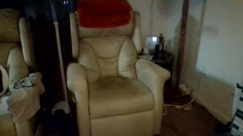 saltdeanbearlvr online show from July 18, 9:31 pm