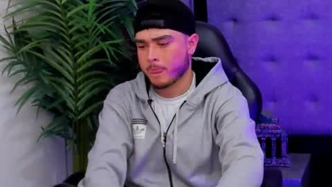 Salvatore  online show from November 22, 2:11 am