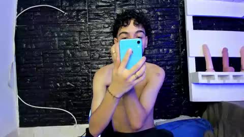 Snapshot of sam__cute chatting on February 21, 8:05 pm sam__cute online show from February 21, 8:05 pm