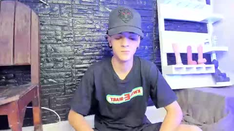 Snapshot of sam__cute chatting on February 20, 11:43 pm sam__cute online show from February 20, 11:43 pm
