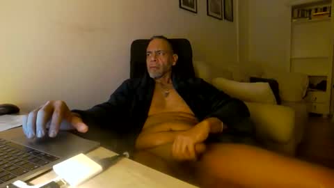 Snapshot of samcool67 chatting on January 7, 1:39 am Sam online show from January 7, 1:39 am
