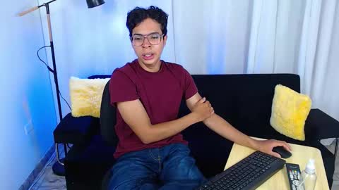 Sam online show from January 7, 2:33 pm