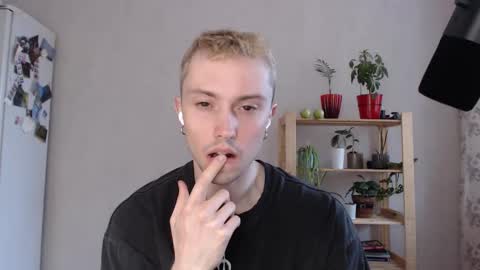 samcutieboi online show from November 26, 11:24 am