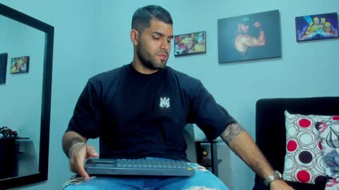 samir_hazard online show from December 12, 1:43 am