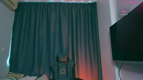 Snapshot of samuel_andrew chatting on March 5, 5:50 am Samuel online show from March 5, 5:50 am