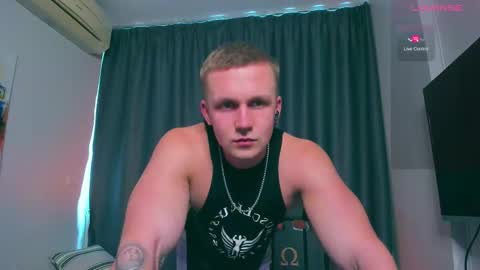 Snapshot of samuel_andrew chatting on March 3, 4:56 am Samuel online show from March 3, 4:56 am