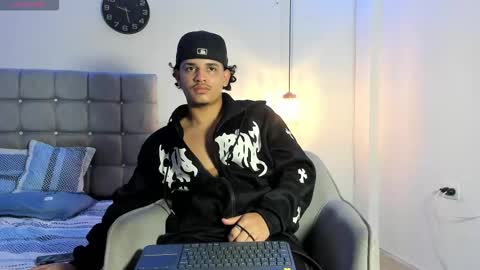 samxx_muscle online show from October 18, 5:40 pm