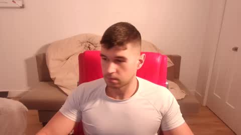 Snapshot of sandow_ chatting on October 2, 4:11 pm Sandow online show from October 2, 4:11 pm