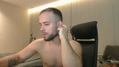 DeAlex online show from October 21, 1:36 pm