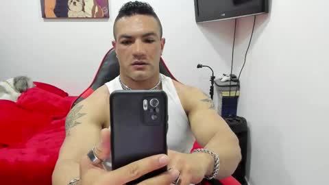 santi_pastori online show from November 13, 6:45 pm