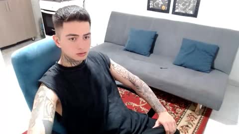 santi_ss online show from December 19, 3:42 pm