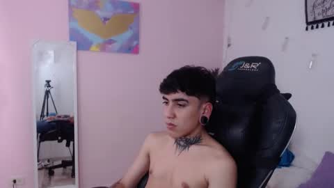 santiabader_os online show from October 4, 7:51 pm