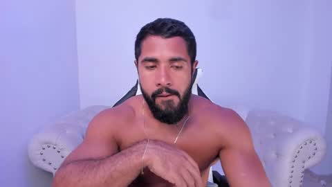 santiago_huntt online show from October 17, 12:25 am