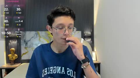 santiago_russo18 online show from October 12, 1:49 pm