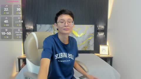 santiago_russo18 online show from October 8, 1:04 pm