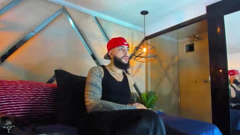 Santiago Hincapiie online show from February 25, 4:57 am