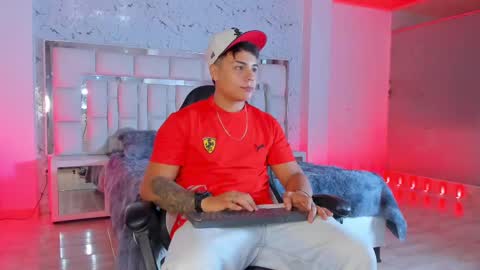 Snapshot of santiagoreyesft chatting on September 19, 4:02 am Santi Reyes online show from September 19, 4:02 am