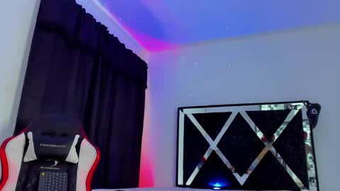 Snapshot of santiagoreyesft chatting on January 3, 10:08 pm Santi Reyes online show from January 3, 10:08 pm