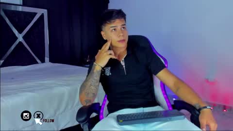 Snapshot of santiagoreyesft chatting on February 28, 5:59 am Santi Reyes online show from February 28, 5:59 am