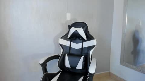 Julius Novachrono  online show from September 25, 8:30 pm