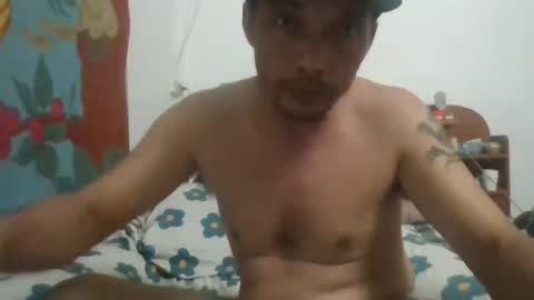 santichai561323 online show from February 2, 1:15 am