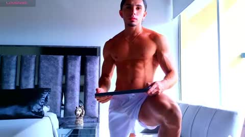 Santiago Seans online show from June 3, 1:35 pm