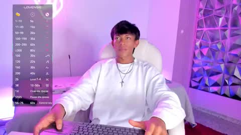 Santii online show from November 18, 10:45 pm