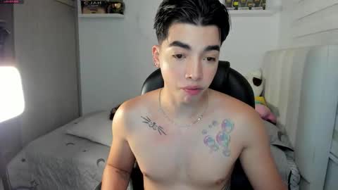 Mr. Santiago online show from December 5, 1:51 pm