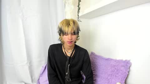 kitty online show from December 15, 3:24 am